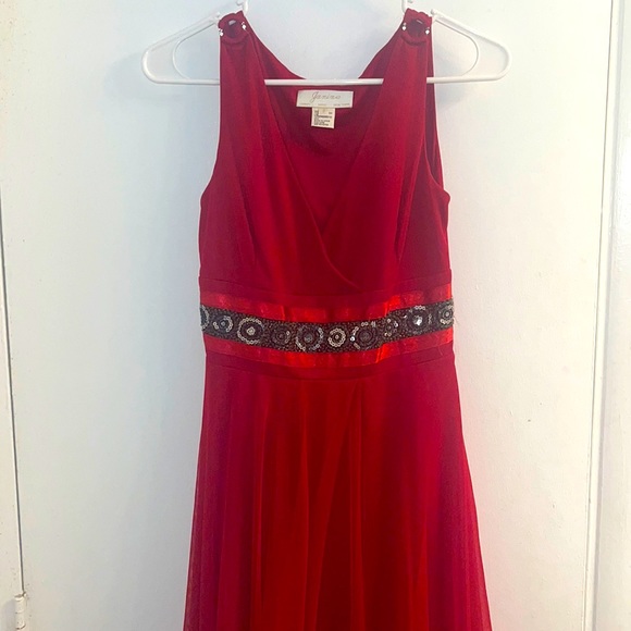 Red , size 8 . Name is Janine ( London , Paris , Net Youk ) . - Picture 1 of 4